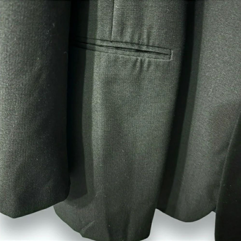DONNA KARAN Signature Three Button Wool Suit Jacket 100% wool